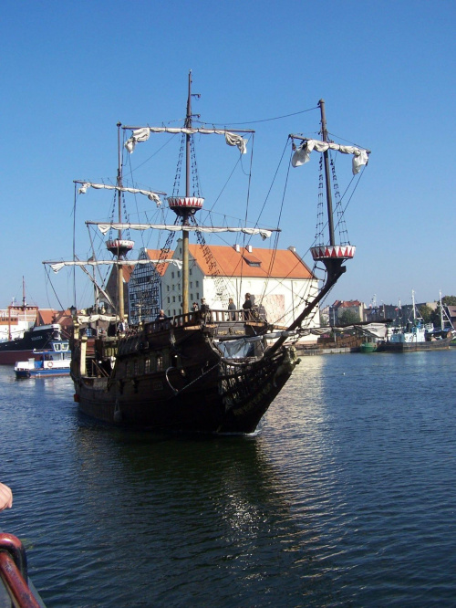 Piraci wtargneli do Gdańska !!! #Gdańsk #Stocznia